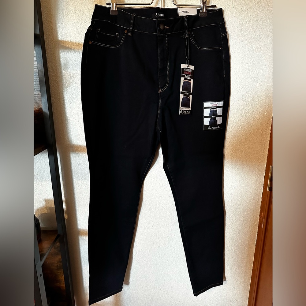 Dark wash skinny jeans
